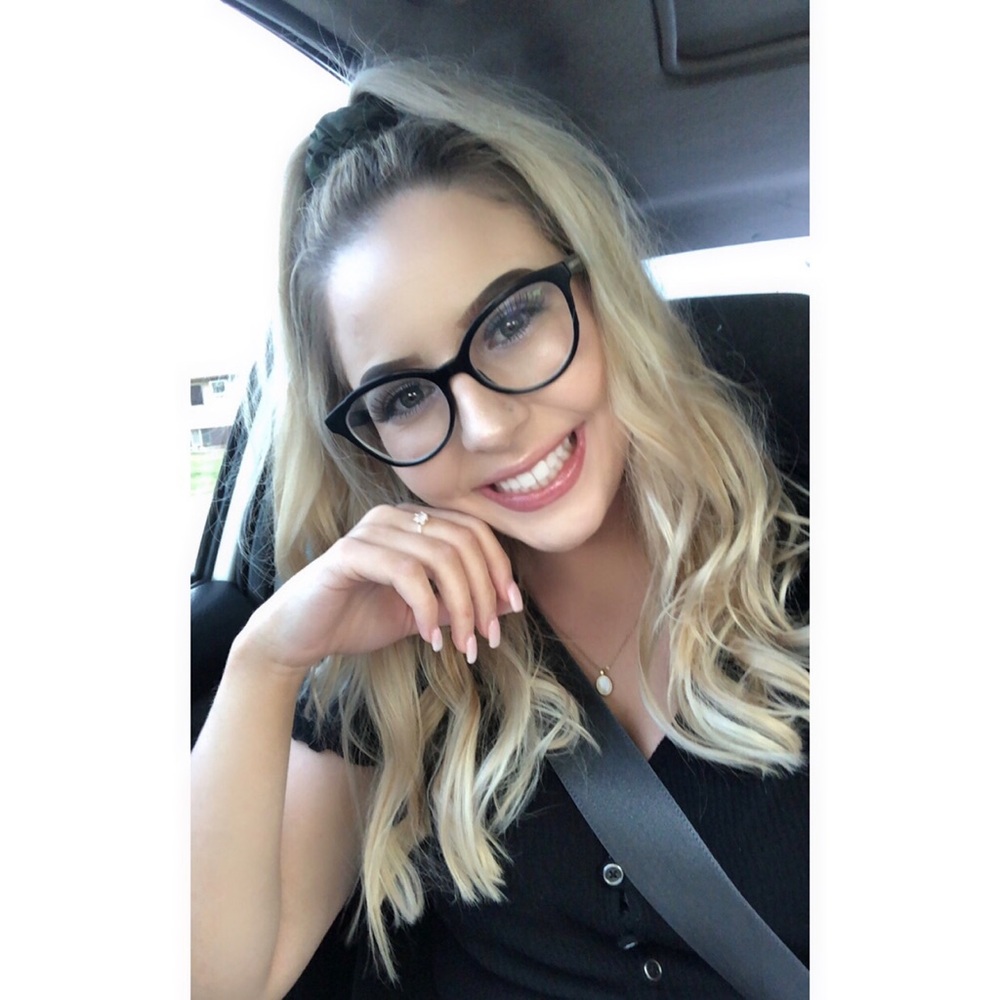 Meet your Posher, Emily